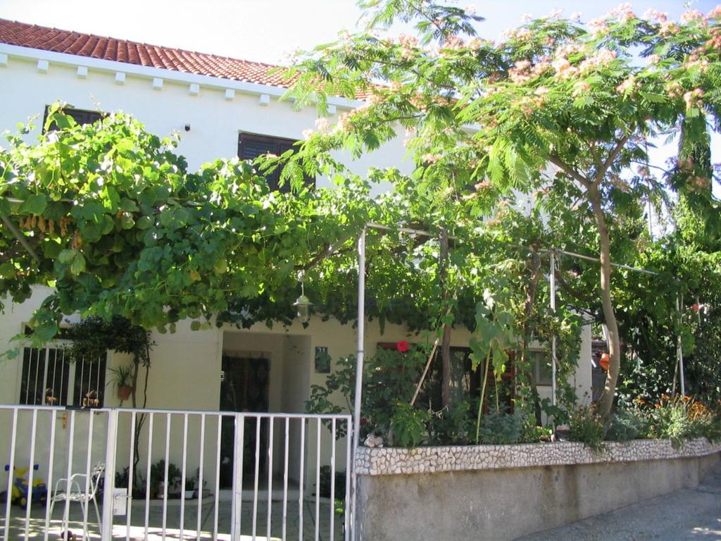 Guest House Kola Slano Exterior photo